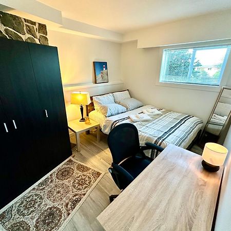 Cozy & Bright Home With Parking Виктория Экстерьер фото